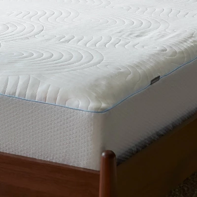 Cool Luxury Mattress Protector - Tempur-Pedic - Image 4
